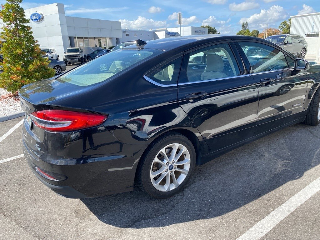 2019 Ford Fusion Hybrid SE photo 3