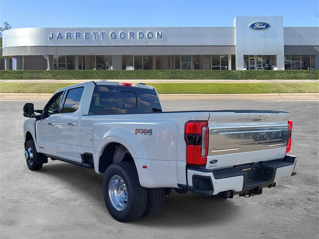 New 2026 Ford F-350 Platinum Truck Crew Cab