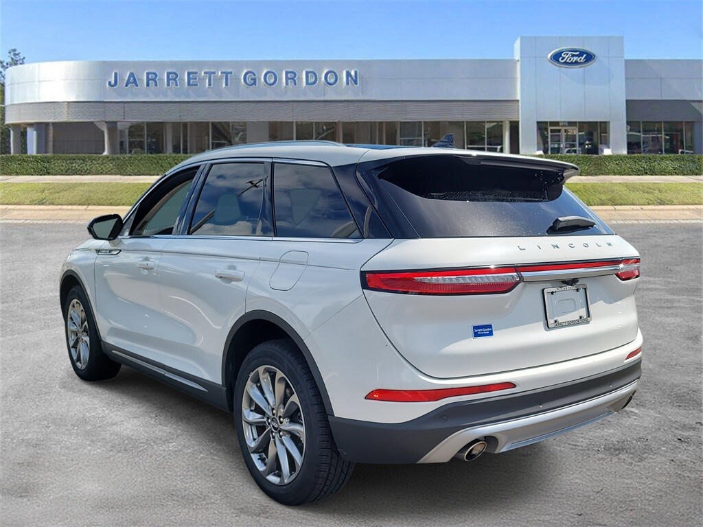 2021 Lincoln Corsair Standard photo 2