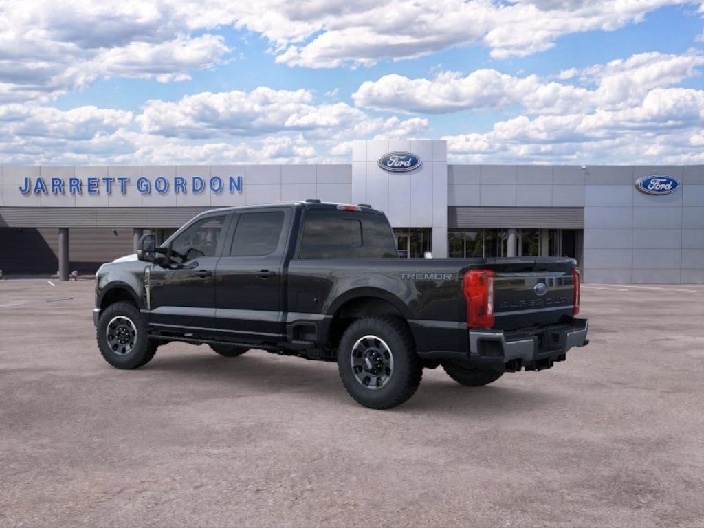 New 2026 Ford F-250 XLT Truck Crew Cab