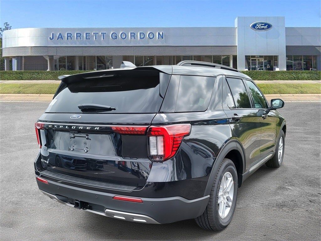 2025 Ford Explorer photo 4