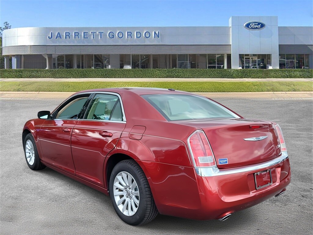 2013 Chrysler 300 Base photo 3