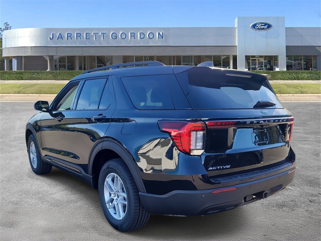 2026 Ford Explorer photo 2