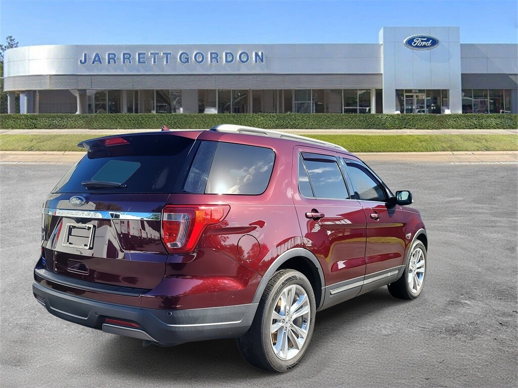 2019 Ford Explorer XLT photo 3