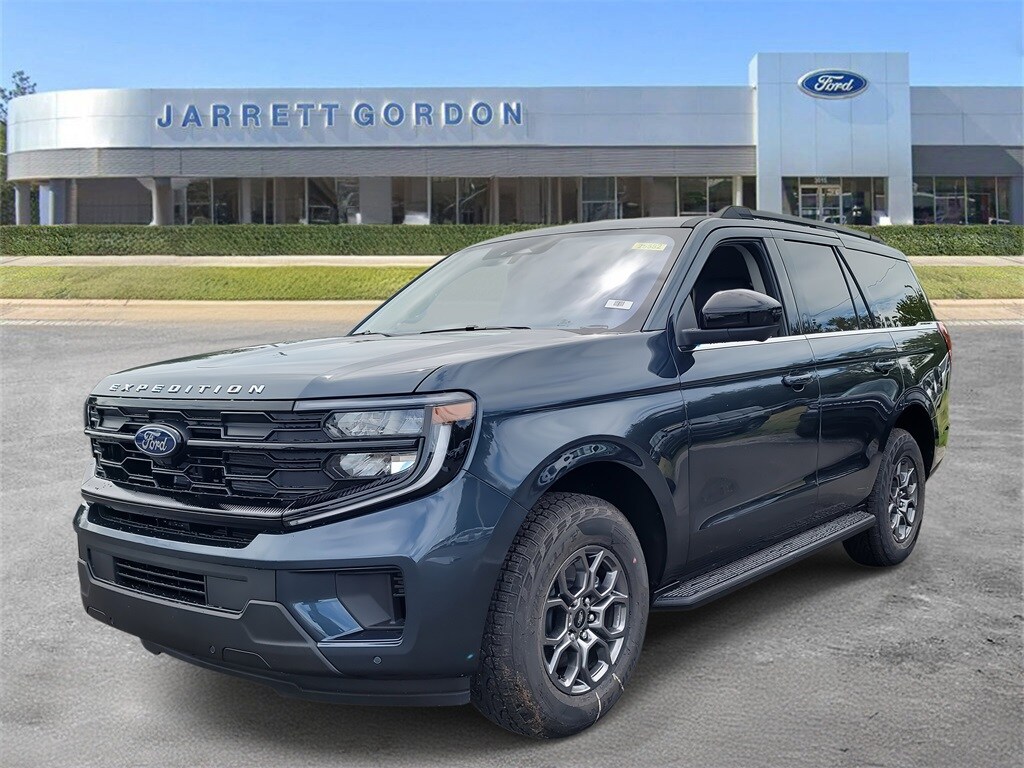 2025 Ford Expedition photo 2