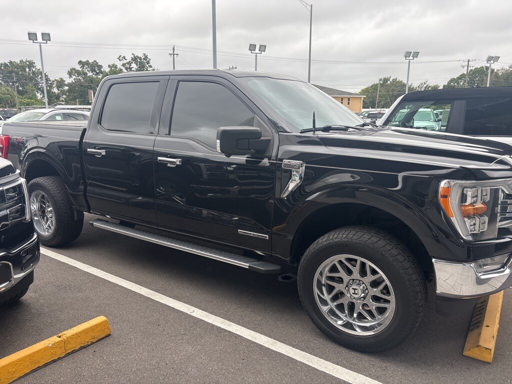 2021 Ford F-150 XLT photo 2