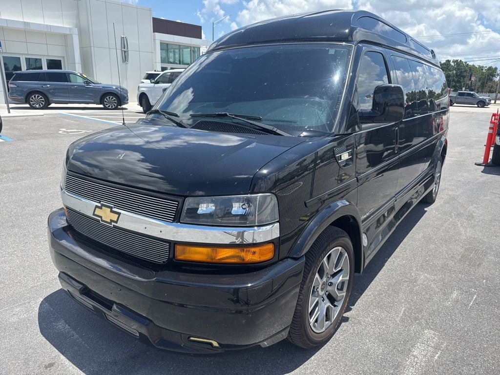 2023 Chevrolet Express 2500 Extended Work Van HD's photo