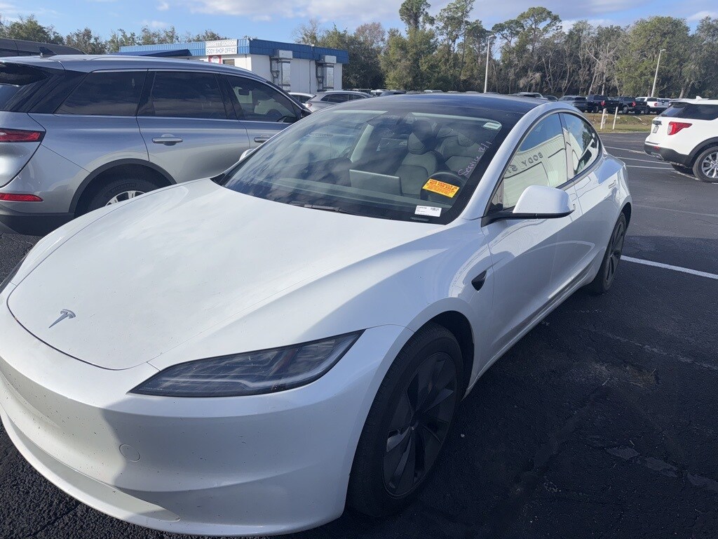 2025 Tesla Model 3 Long Range photo 3