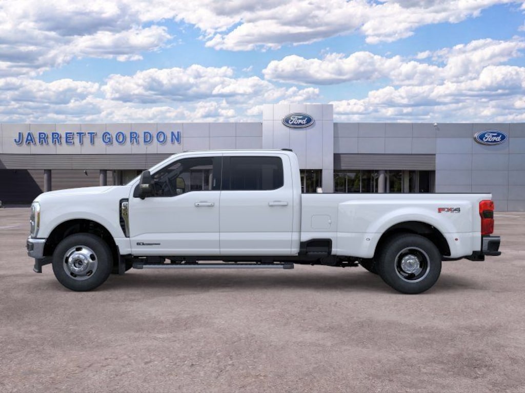New 2026 Ford F-350 Lariat Truck Crew Cab