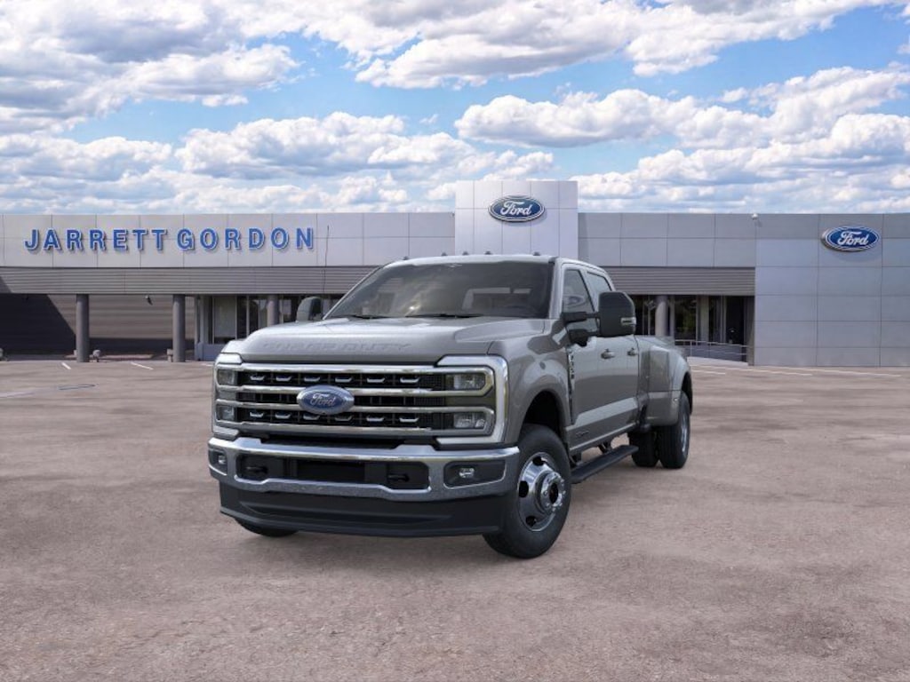 New 2026 Ford F-350 XLT Truck Crew Cab