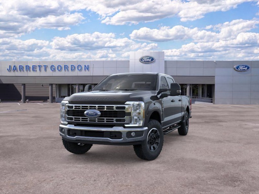 New 2026 Ford F-250 XLT Truck Crew Cab