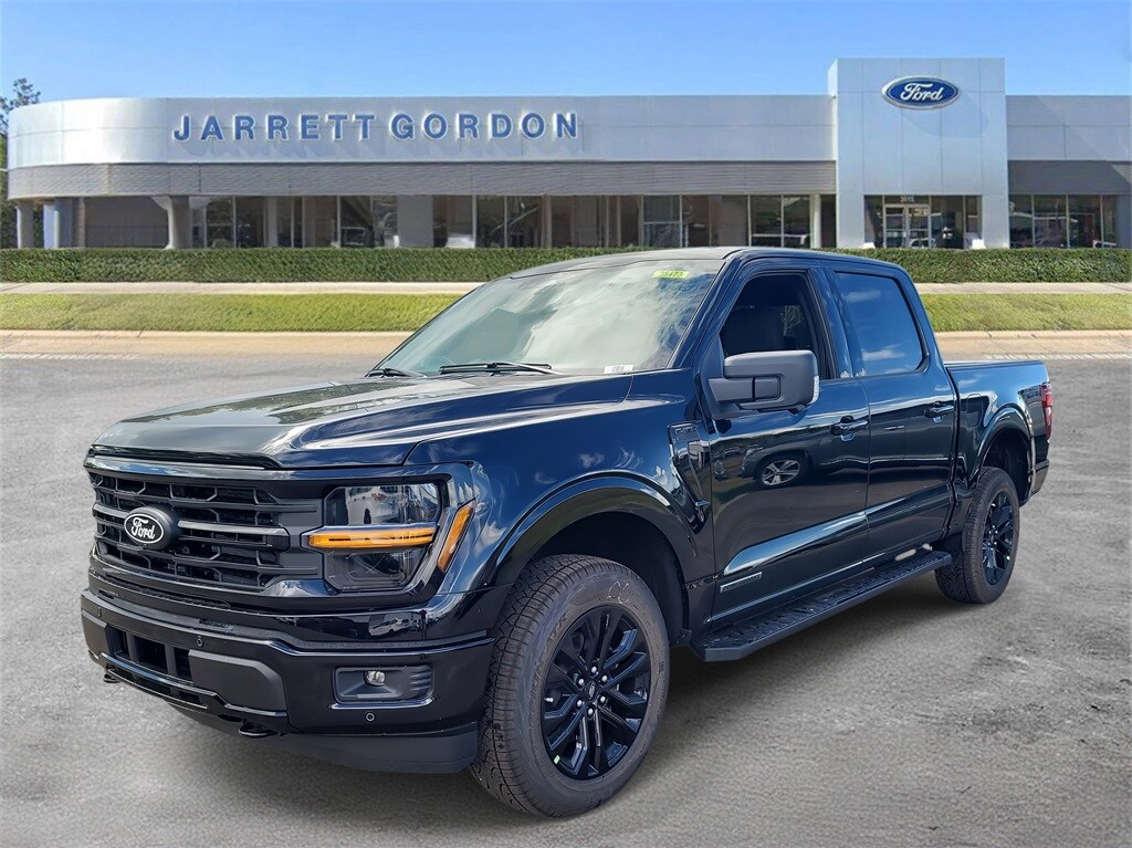 New 2025 Ford F-150 XLT Truck SuperCrew Cab