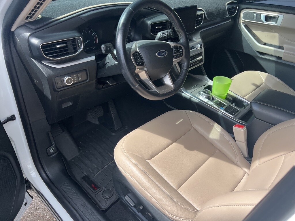 2020 Ford Explorer XLT photo 2