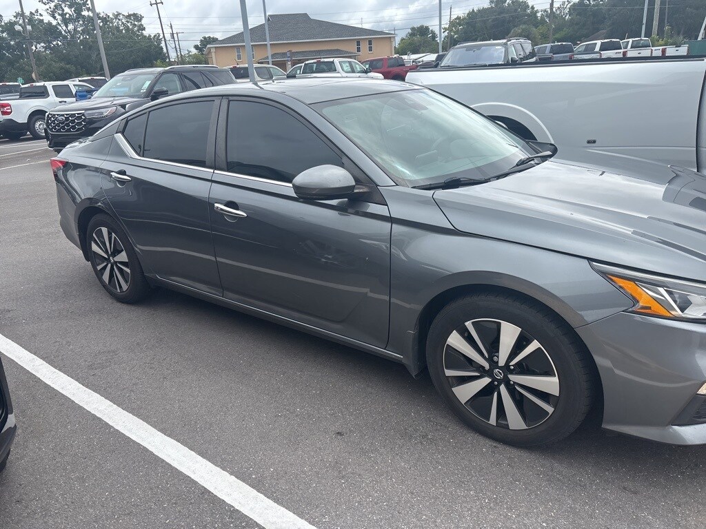 2021 Nissan Altima 2.5 SV photo 3