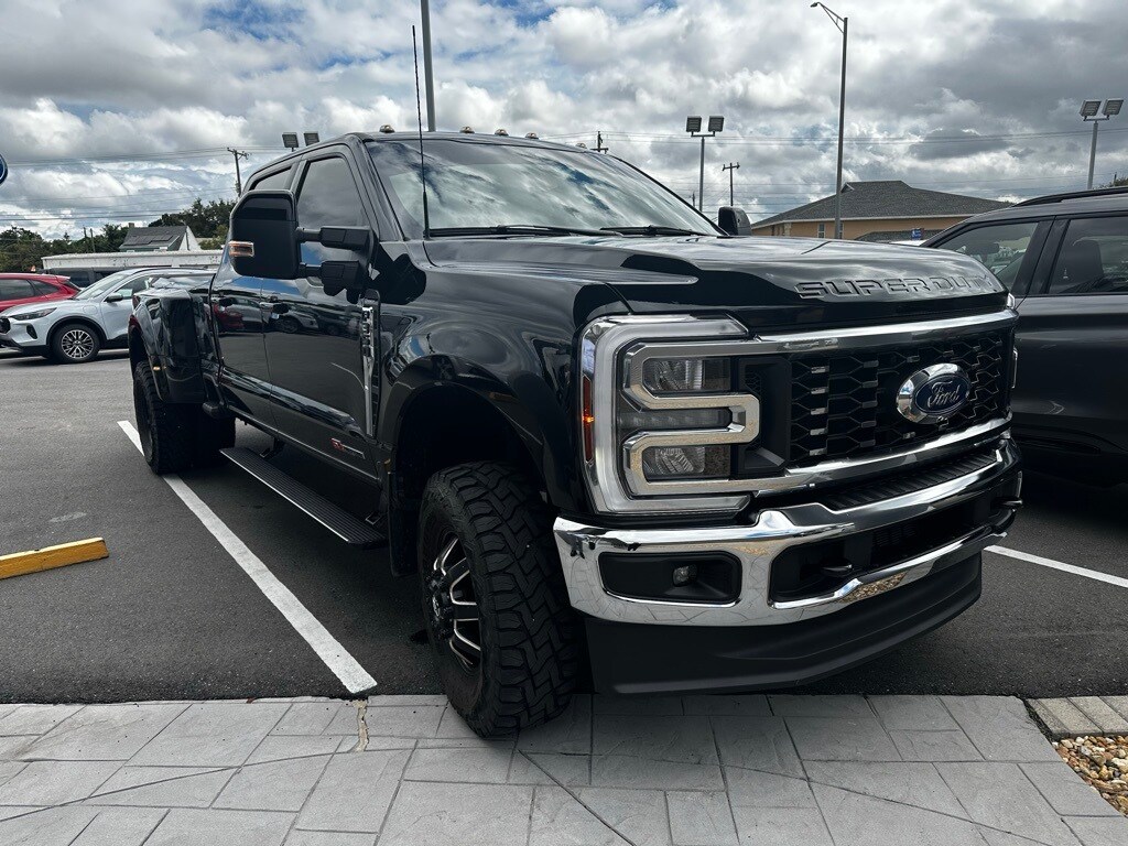 2024 Ford F-350 Lariat photo 2