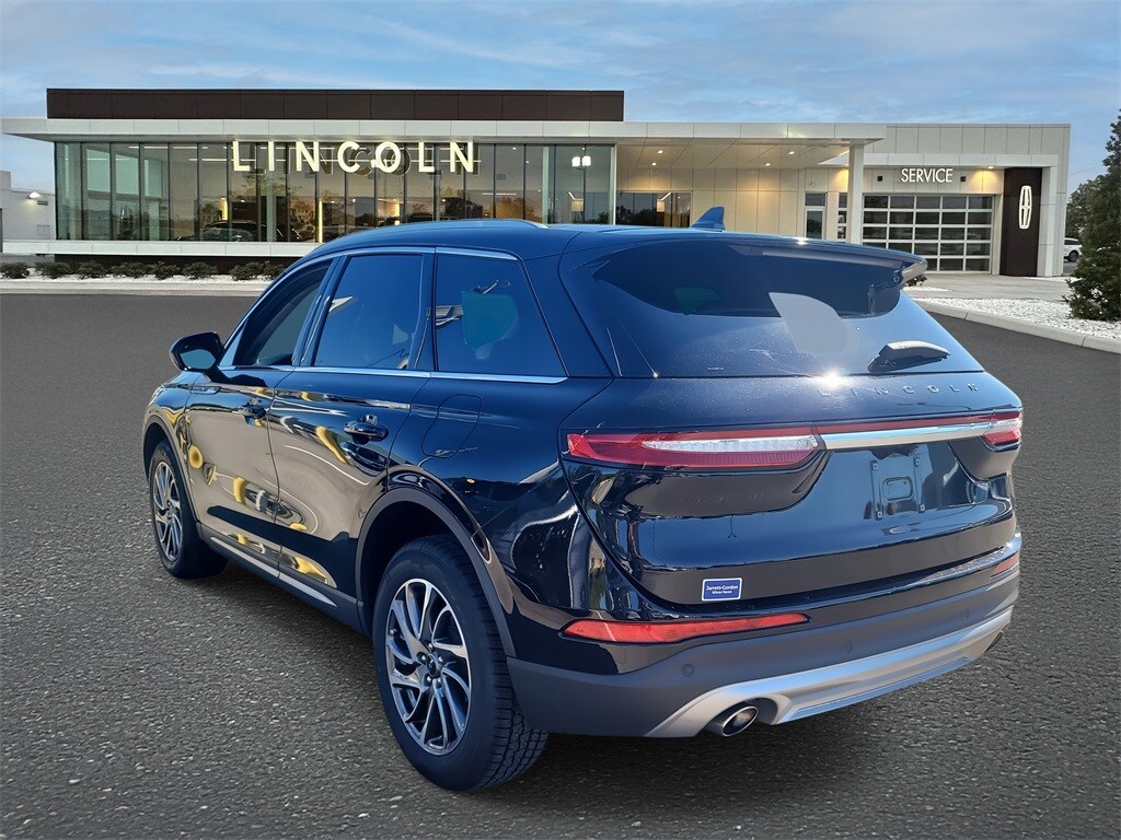 2021 Lincoln Corsair Standard photo 2