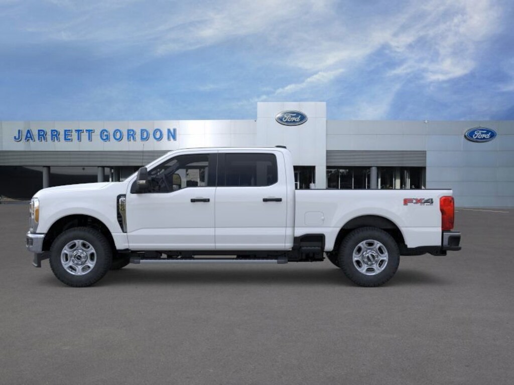 New 2026 Ford F-250 XLT Truck Crew Cab