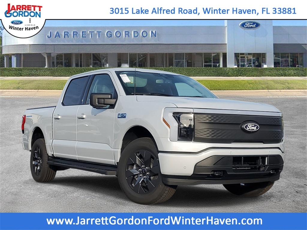 2025 Ford F-150 Lightning Flash's photo