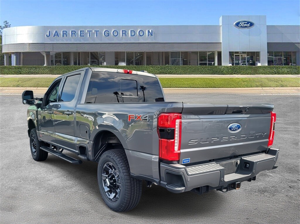 2023 Ford F-250 Lariat photo 3