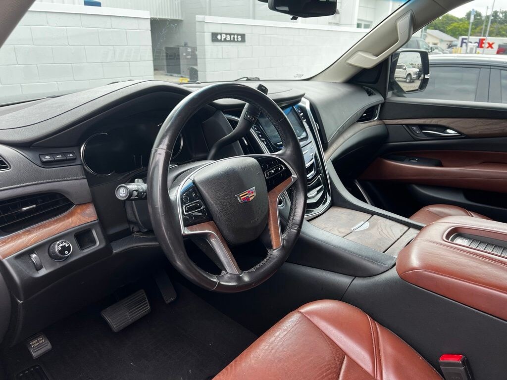 Used 2019 Cadillac Escalade ESV Luxury SUV