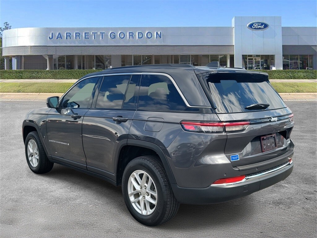 Used 2024 Jeep Grand Cherokee Laredo SUV