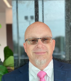 Staff member Walt Dearie from c014fbd2bb55