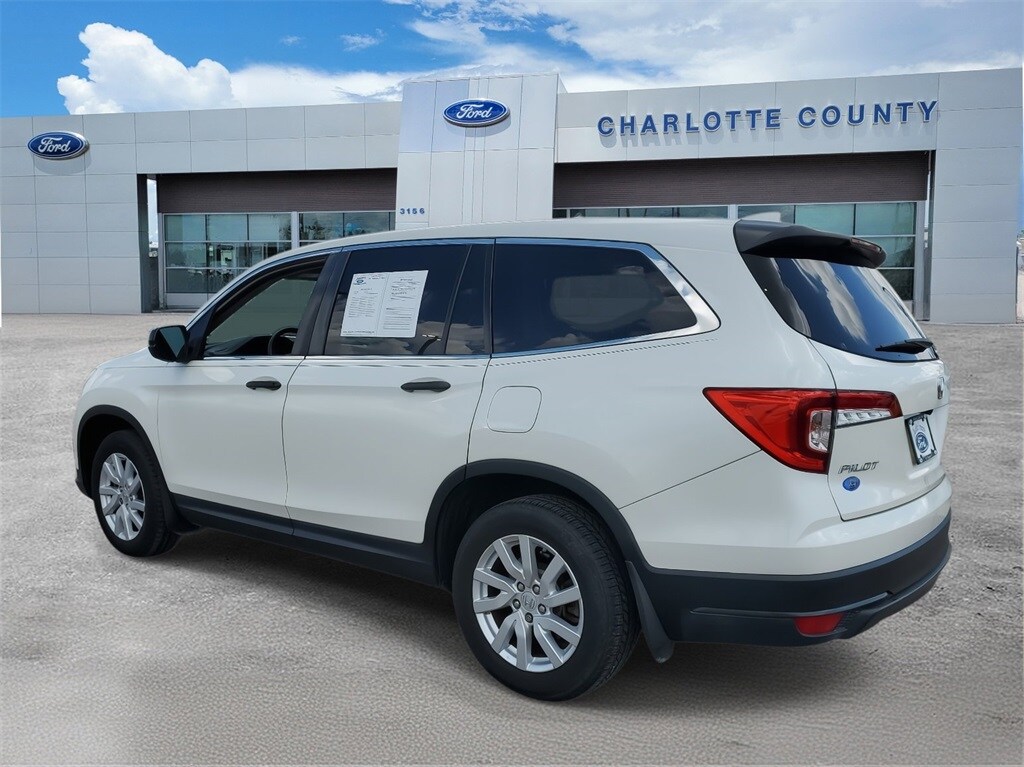 2019 Honda Pilot LX photo 3