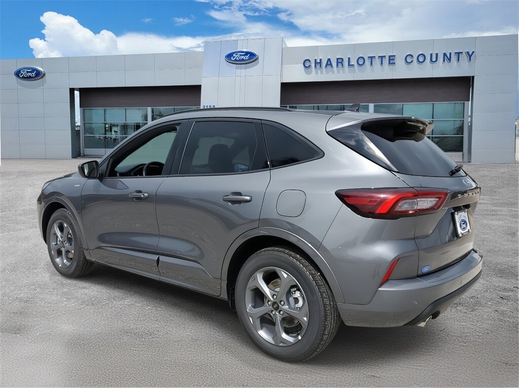 2024 Ford Escape ST-Line photo 3