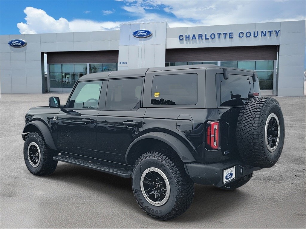 2024 Ford Bronco Outer Banks photo 3