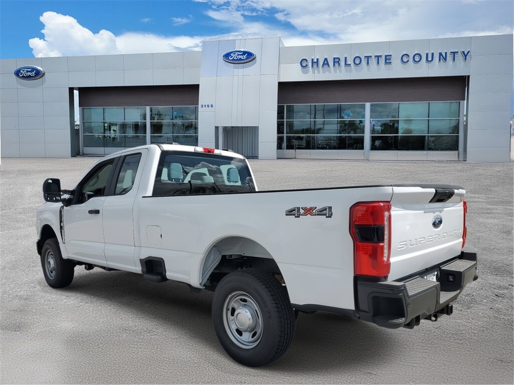 2024 Ford F-350 photo 3