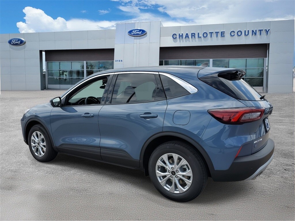 2024 Ford Escape Active photo 2