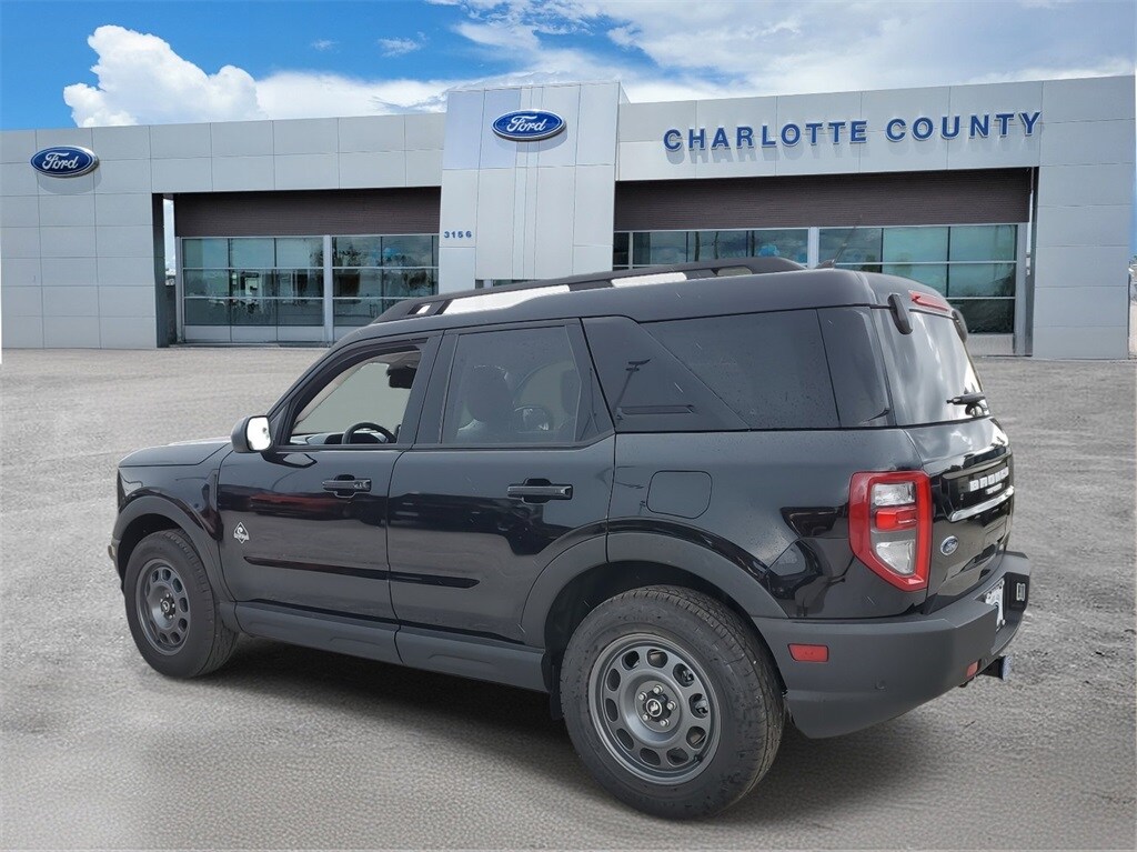 2024 Ford Bronco Sport Outer Banks photo 2