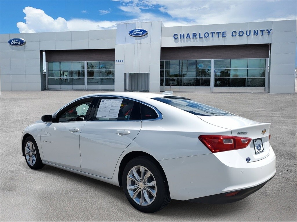 2024 Chevrolet Malibu photo 3