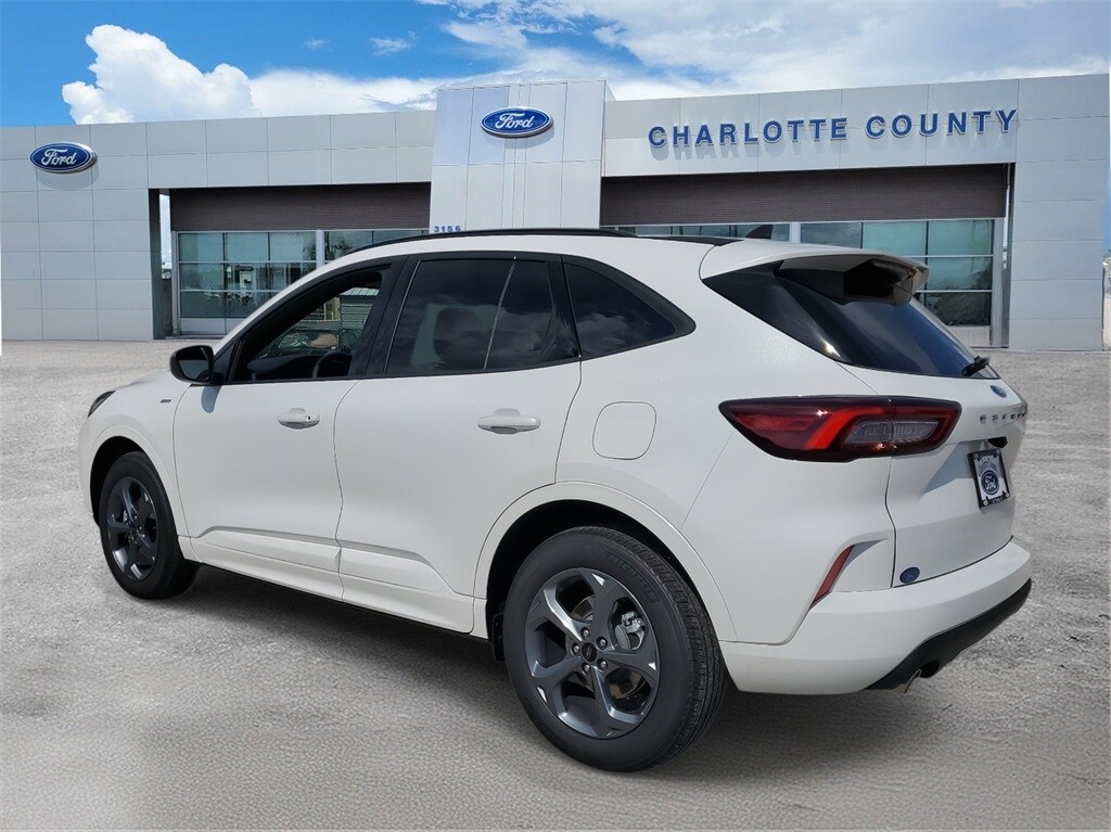 2024 Ford Escape ST-Line photo 3