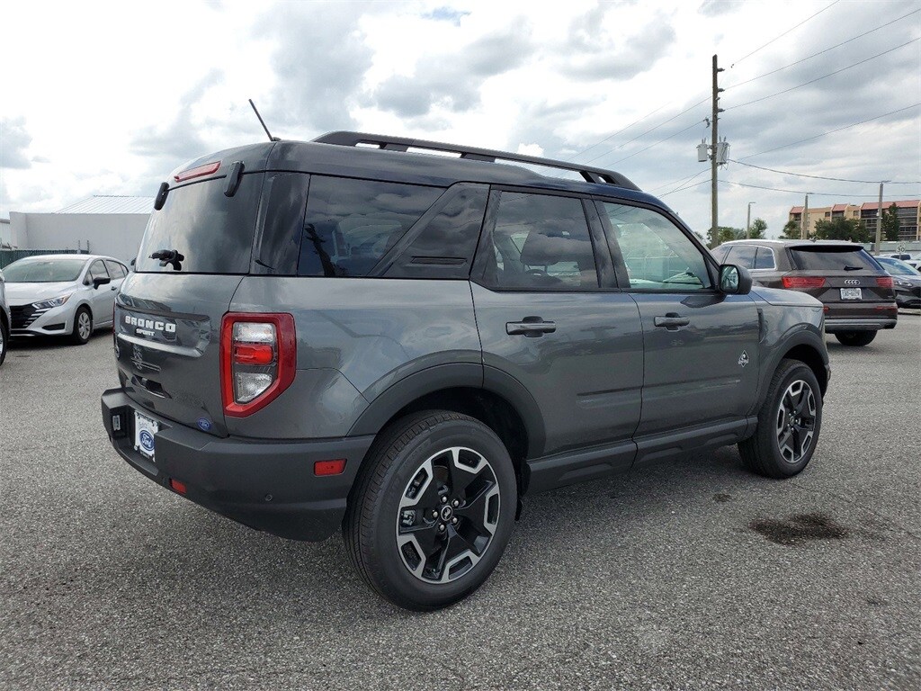 2024 Ford Bronco Sport Outer Banks photo 4