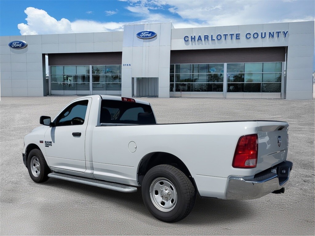 2023 Ram 1500 Classic Tradesman photo 3