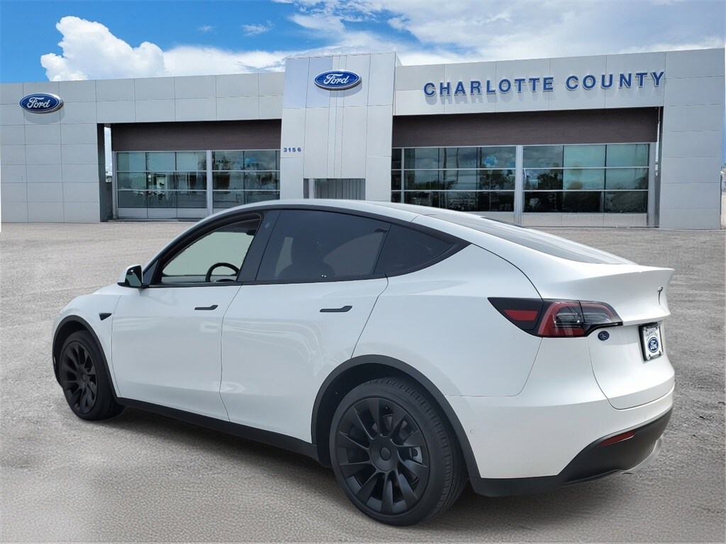 2022 Tesla Model Y Long Range photo 3