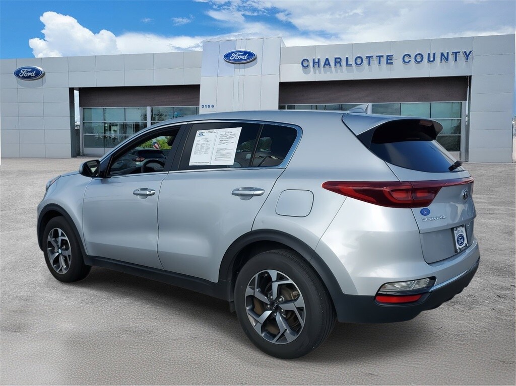 2022 Kia Sportage LX photo 3