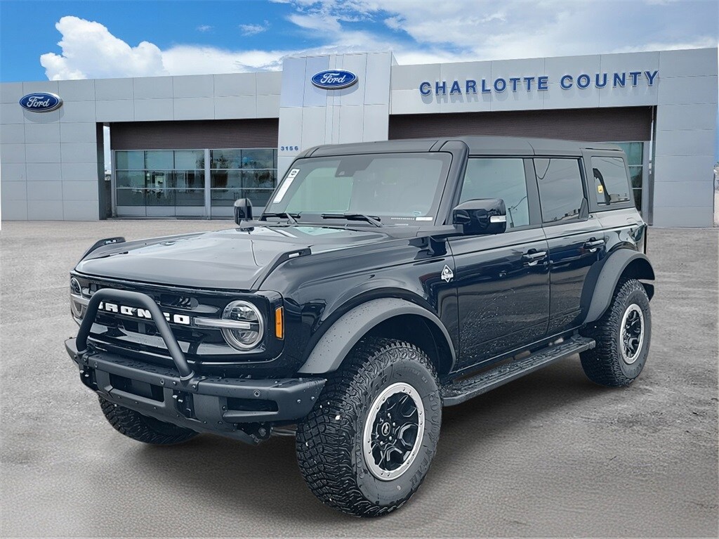 2024 Ford Bronco Outer Banks photo 2