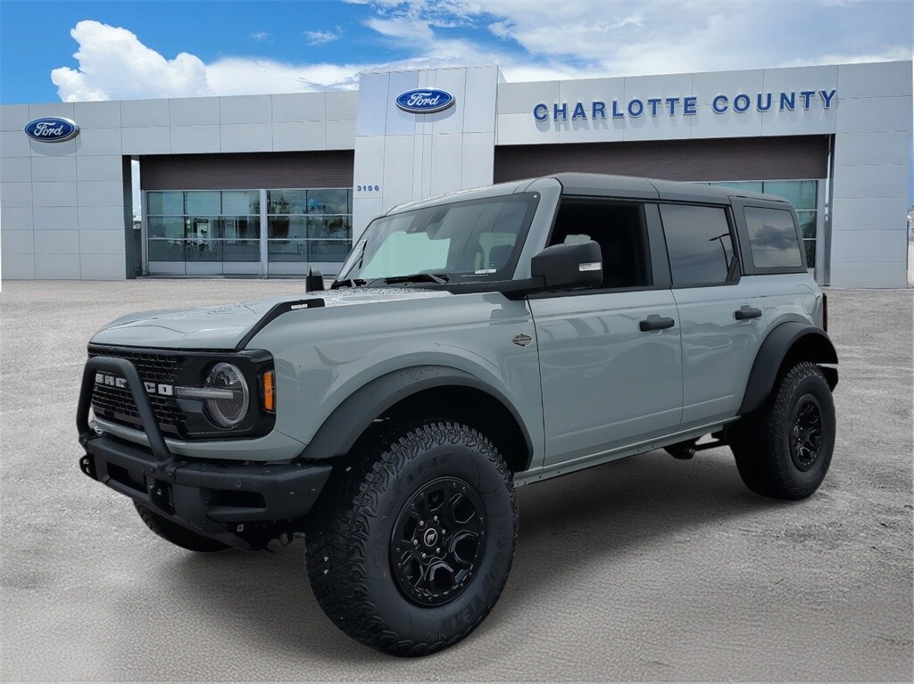 2024 Ford Bronco Wildtrak photo 2