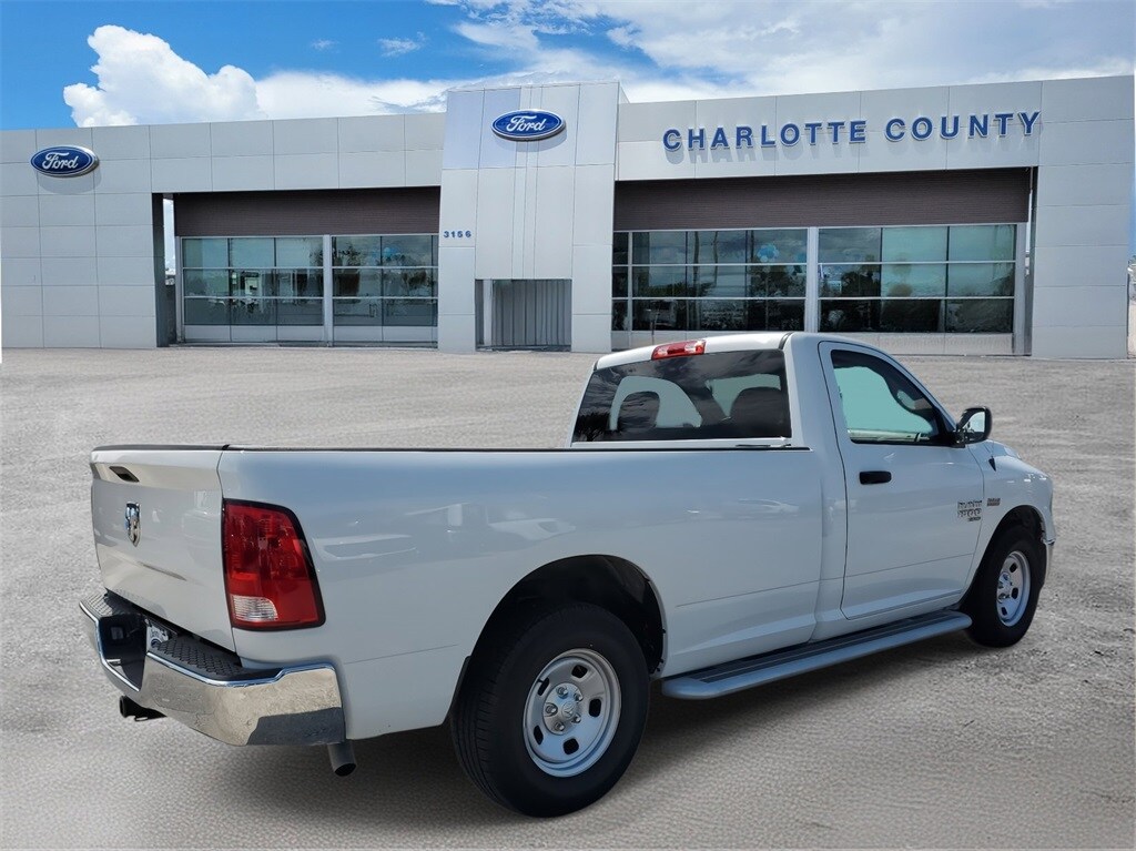 2023 Ram 1500 Classic Tradesman photo 4