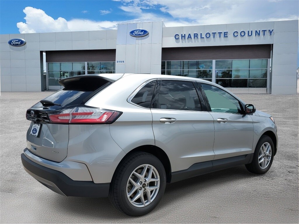 2024 Ford Edge SEL photo 4