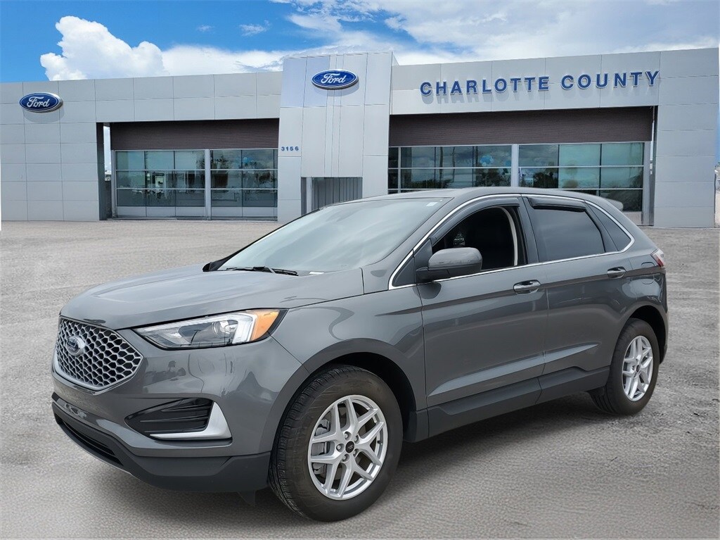 2024 Ford Edge SEL photo 2