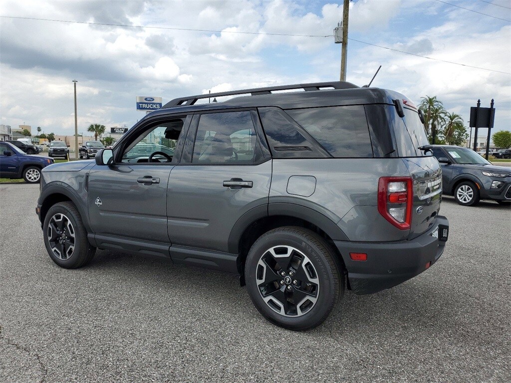 2024 Ford Bronco Sport Outer Banks photo 3