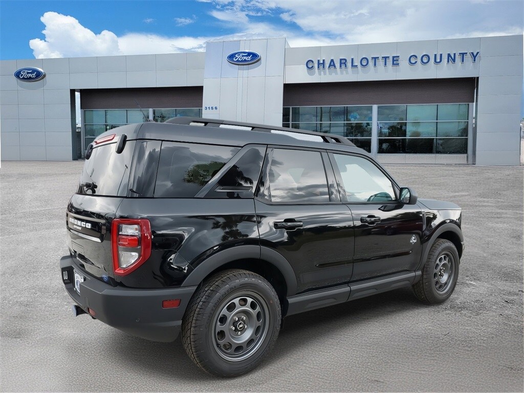 2024 Ford Bronco Sport Outer Banks photo 3
