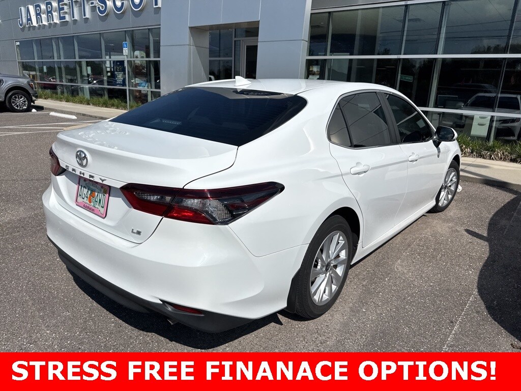 2023 Toyota Camry LE photo 3