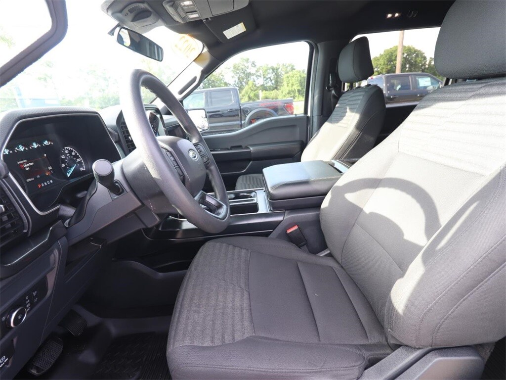 2022 Ford F-150 STX photo 2