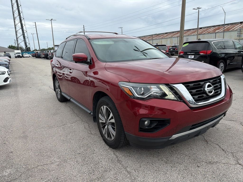 2017 Nissan Pathfinder SL 2WD's photo