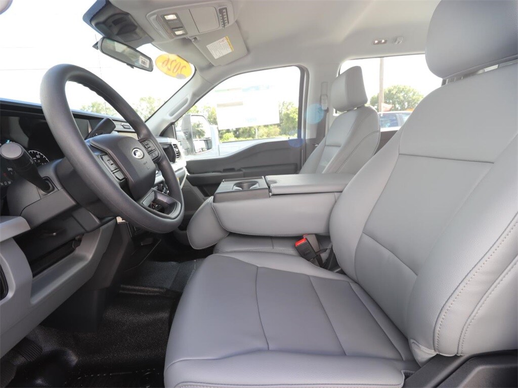 2026 Ford F-350 XL photo 2
