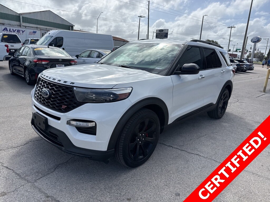 2022 Ford Explorer ST photo 2